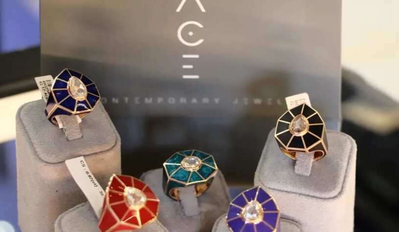The niche art of playing with geometry in @ace__jewels ‘s designs.