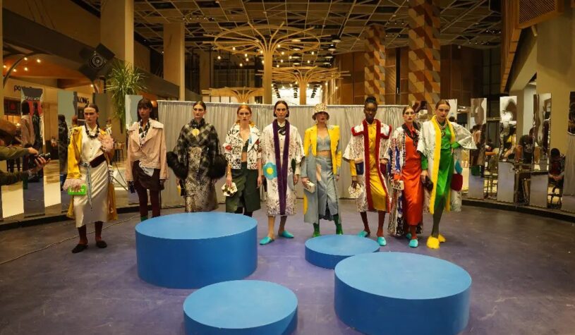 A daring fashion statement by @amalazhariofficial by using vibrant colours in her new winter collection.