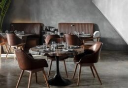 Surprise your loved one with an intimate and romantic dinner 