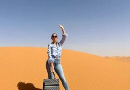 A family day out in the dunes of Saudi Arabia with the beautiful georginagio 