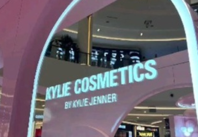 For a limited time Kylie Jenner Cosmetics Pop Up Store has opened in Dubai Mall with a full range of products