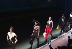 From @louisvuitton pre fall 2023 held in Seol with #hoyeon opening the show.