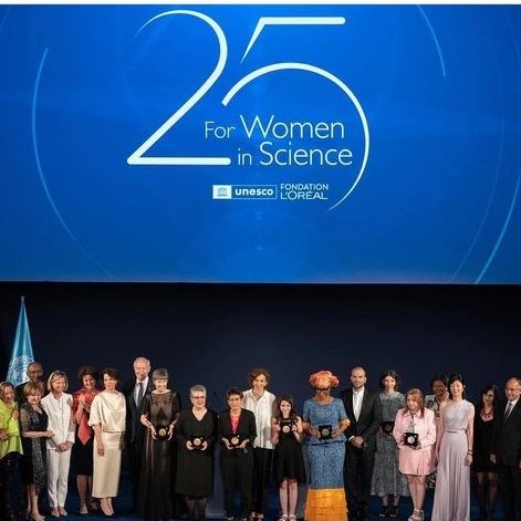 Five female scientists from different countries,