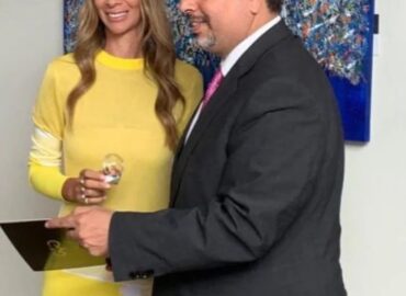 Lebanese designer @maya_nakhle @maianofficial has been awarded by the Arab British chamber 