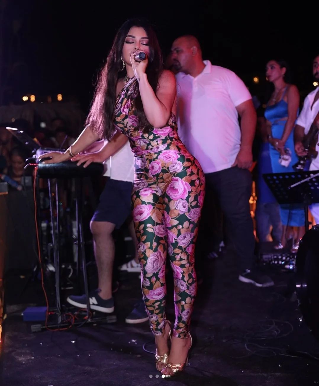 We can’t get over the beautiful Lebanese Diva @haifawehbe look from her latest appearance at @lucidaegypt