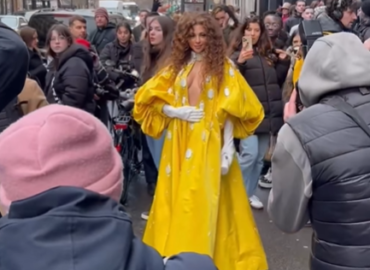 Lebanese star myriamfares at today’s stephanerolland_paris Ss24 Couture Show attending to some papparazzi