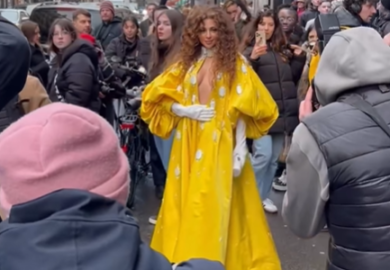 Lebanese star myriamfares at today’s stephanerolland_paris Ss24 Couture Show attending to some papparazzi