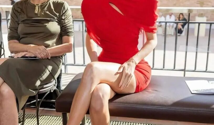 jacquemus presented its latest collection today in the south of France with Super model gigihadid opening the show, and let’s not forget the fashion icon sitting front row kyliejenner