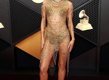 What are our thoughts on @mileycyrus outfit for the #grammys red carpet look?!
