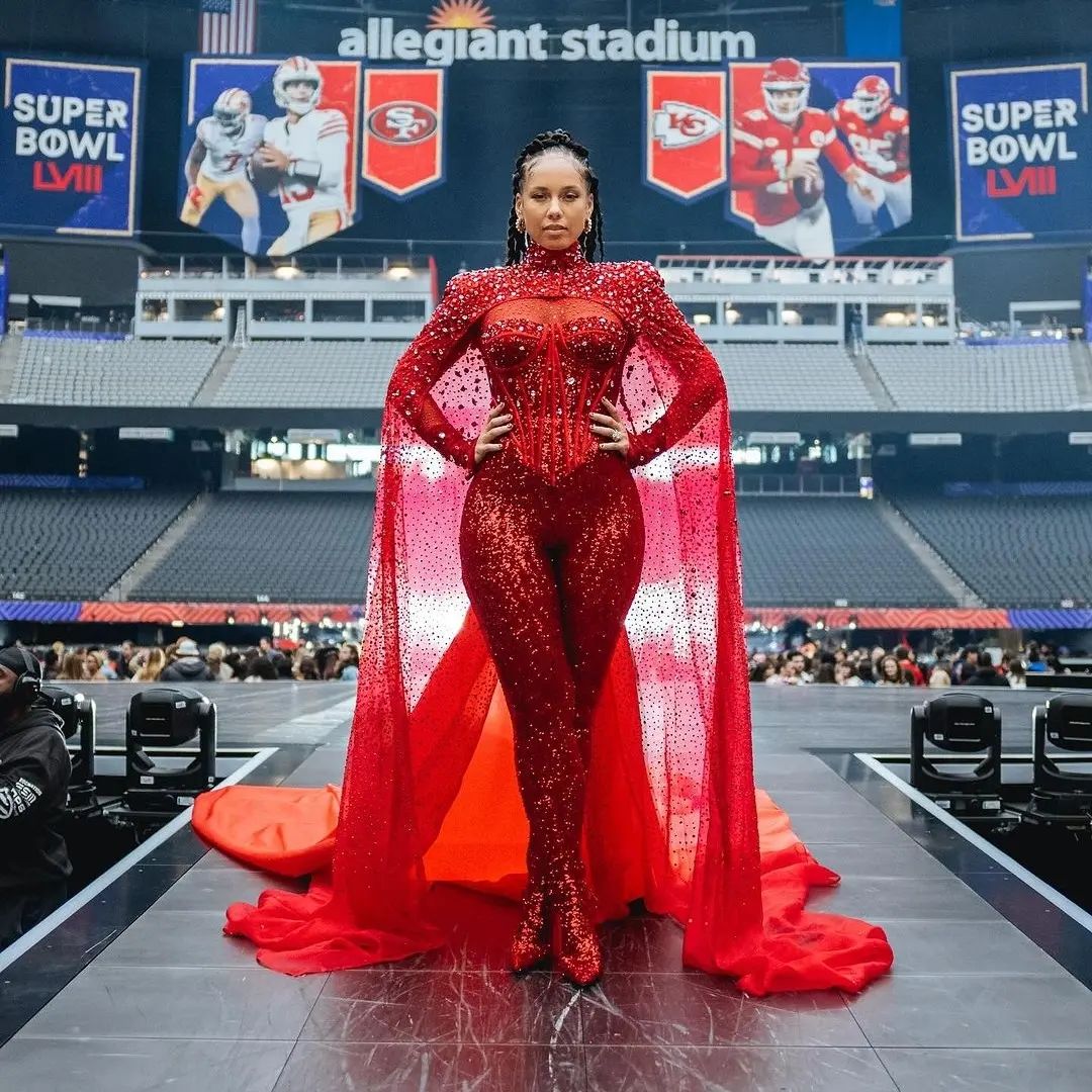 All that glitter ✨️A performance of a lifetime with @usher and @aliciakeys at the #superbowl2024