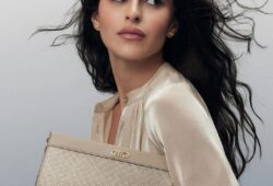 Stunning @dimasheikhly embraces the latest Ramadan collection