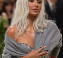 Radiating timeless elegance, Kim Kardashian stole the spotlight at yesterday’s Met Gala 2024, showcasing her unparalleled beauty and style in a Maison Margiela dress.