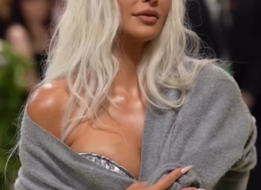 Radiating timeless elegance, Kim Kardashian stole the spotlight at yesterday’s Met Gala 2024, showcasing her unparalleled beauty and style in a Maison Margiela dress.