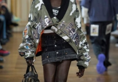 ASAP Rocky’s Paris Debut: A Bold Fashion Statement, with Rihanna Radiantly Supporting Front Row!