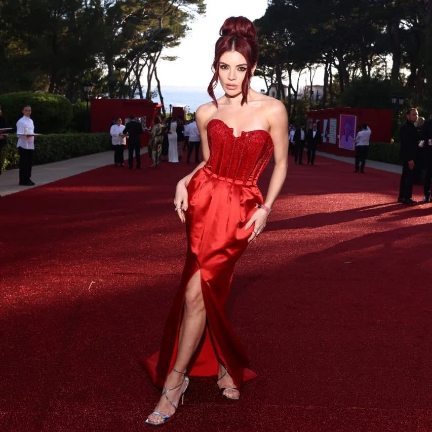 Reminiscing about Gessica Kayane’s stunning look in a Tony Ward dress at the Cannes Film Festival. Her radiant presence and exquisite fashion choice left an unforgettable impression, capturing the essence of Cannes glamour and sophistication.