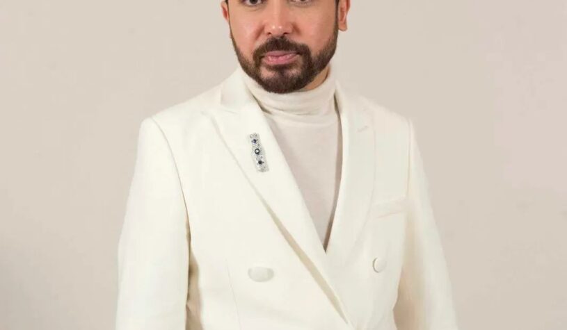 Exciting news! Saudi designer Mohammed Ashi, the visionary behind Paris-based Ashi Studio, is set to create the first-ever fashion line for the cabin crew of Riyadh Air. As the Kingdom’s new airline prepares for its maiden flight in 2025, Ashi’s stunning designs will take to the skies, blending style and sophistication for a truly unique travel experience. Stay tuned for a fashion-forward journey!