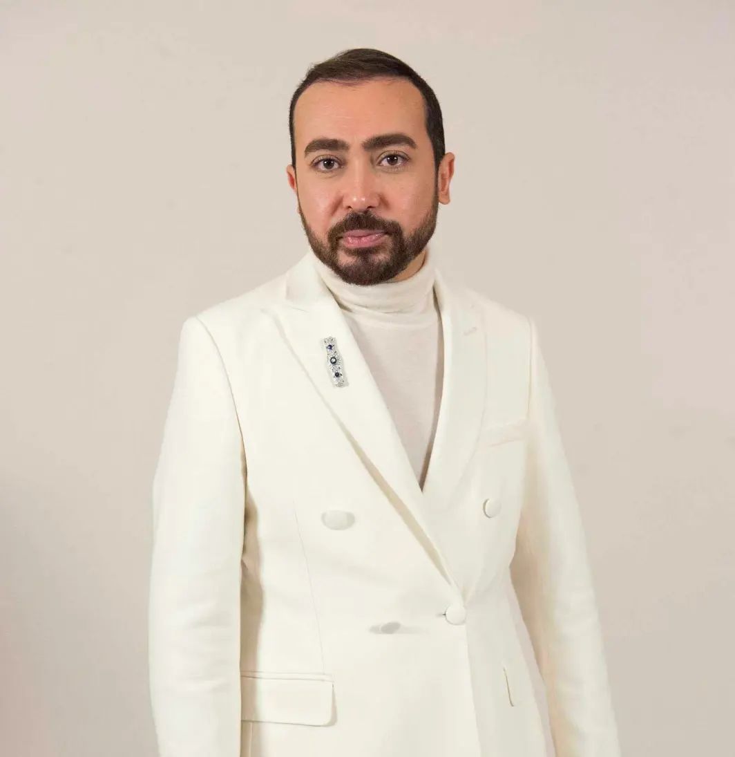 Exciting news! Saudi designer Mohammed Ashi, the visionary behind Paris-based Ashi Studio, is set to create the first-ever fashion line for the cabin crew of Riyadh Air. As the Kingdom’s new airline prepares for its maiden flight in 2025, Ashi’s stunning designs will take to the skies, blending style and sophistication for a truly unique travel experience. Stay tuned for a fashion-forward journey!