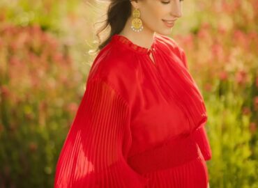 The very first official pictures for Princess Rajwa during her pregnancy!