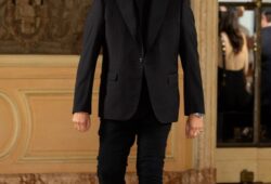 The Tony Ward Couture Fall Winter 2024/25 collection, titled “Nymphs Rebirth,” presented yesterday at Paris Couture Week, delivering an enchanting display that has garnered widespread acclaim. Renowned for his intricate designs and luxurious fabrics, Tony Ward once again captivated audiences with his latest offerings.