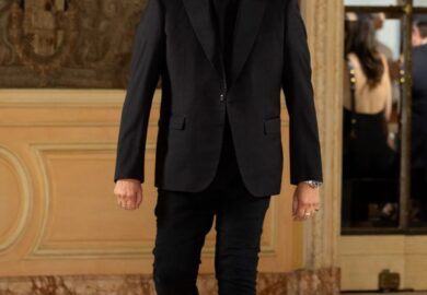 The Tony Ward Couture Fall Winter 2024/25 collection, titled “Nymphs Rebirth,” presented yesterday at Paris Couture Week, delivering an enchanting display that has garnered widespread acclaim. Renowned for his intricate designs and luxurious fabrics, Tony Ward once again captivated audiences with his latest offerings.