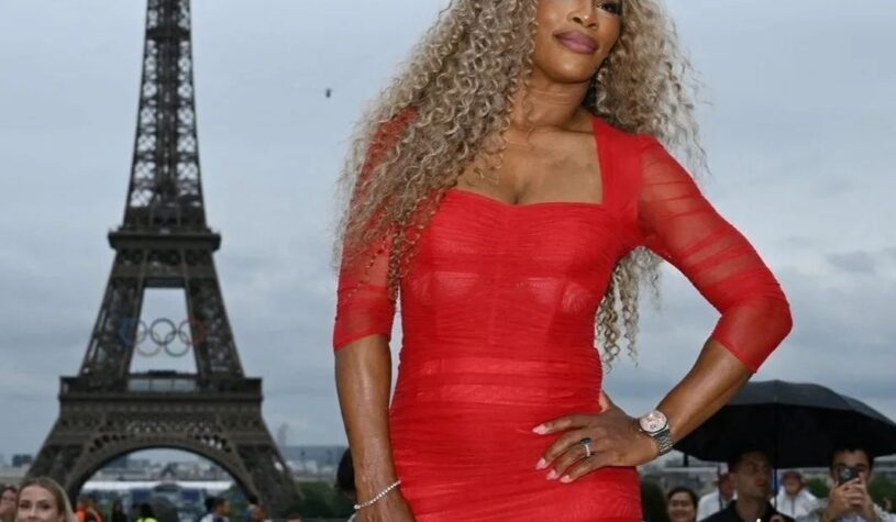 Star-studded brilliance at the Seine River! Today’s Olympic ceremony in Paris dazzled as celebrities graced the event, looking absolutely stunning.