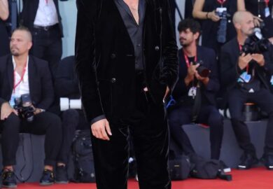 Saudi actor Muhannad Al Hamdi wowed on the Venice Film Festival red carpet, looking dapper in a sleek Giorgio Armani suit. A perfect blend of style and sophistication!