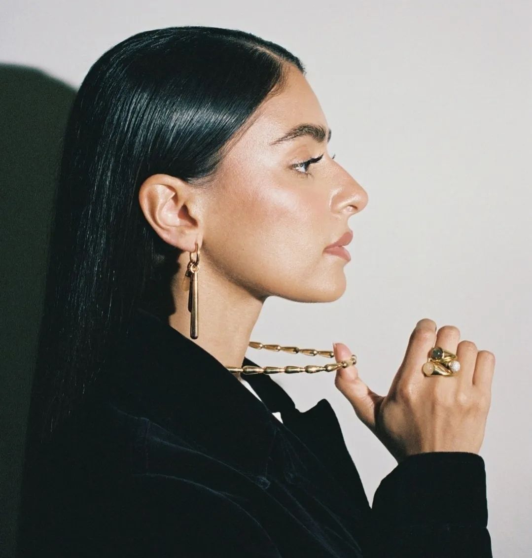 Spanish jewelry brand PDPAOLA has officially named Saudi influencer Jory Almaiman as its new brand ambassador, marking a significant collaboration that bridges contemporary design with cultural elegance. To celebrate this partnership, PDPAOLA is launching a captivating campaign featuring Almaiman, who brings her signature style and influence to the forefront.