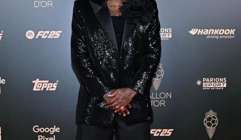 @djibrilcisse1981 bringing next-level elegance to the #BallonDor! Stepping out in a Tony Ward blazer from the latest men’s capsule, he perfectly balanced sophistication with a touch of boldness. A true style icon on and off the field.