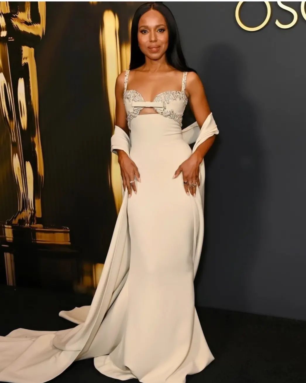 At the recent #GovernorsAwards, the red carpet was illuminated by two iconic stars showcasing the elegance of Lebanese haute couture. Jennifer Lopez stunned in a breathtaking creation by Zuhair Murad, known for his intricate detailing and flawless fit that perfectly highlighted her timeless glamour. Meanwhile, Kerry Washington captivated in a masterpiece by Elie Saab, whose signature blend of elegance and sophistication brought an ethereal touch to her look. Both stars paid homage to the unmatched artistry of Lebanese designers, proving once again that these fashion houses reign supreme when it comes to red carpet moments.