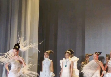 Stéphane Rolland Haute Couture SS25 show was pure magic!  Every design told a story of elegance and artistry—we’re absolutely in love!