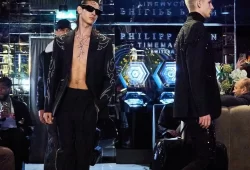 Philip Plein stole the spotlight in Milan last night with a bold, high-energy show that screamed confidence and charisma! The collection was a true celebration of edgy glamour, setting the bar high for Milan Fashion Week. Unforgettable vibes and jaw-dropping designs – bravo, Philip Plein!