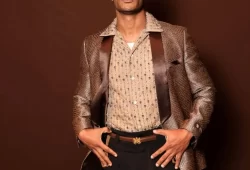 Amiri’s FW2025 collection, presented in Paris, was a dazzling showcase of refined craftsmanship and modern edge. The runway was a celebration with rich fabrics, tailored silhouettes, and striking embellishments defined the collection, leaving an indelible mark on the Parisian fashion scene.