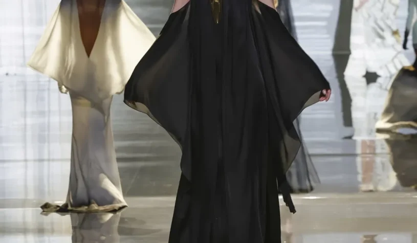 Stéphane Rolland’s SS25 Haute Couture collection, presented today in Paris, was nothing short of a masterpiece. Bold silhouettes, intricate details, and a touch of drama came together to redefine elegance on the runway. A true celebration of couture artistry!