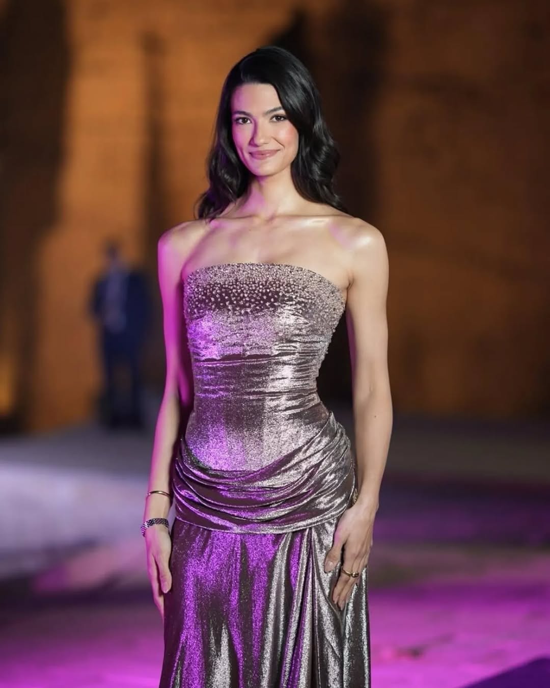 Radiating elegance and grace! Egyptian star Tara Emad turned heads at the Luxor African Film Festival in a breathtaking Rami Kadi creation. A perfect blend of glamour and sophistication!