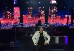 Lionel Richie lights up Abu Dhabi at Saadiyat Nights! A concert the entire region has been waiting for, and it did not disappoint—pure magic, iconic hits, and unforgettable vibes! Who else was singing along all night?