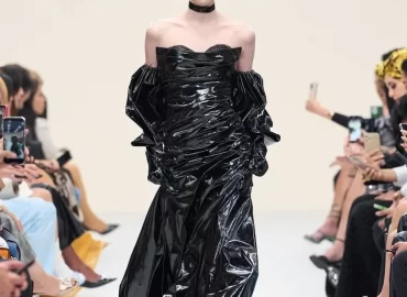 We are mesmerized by yesterday’s @zeenazaki fashion show in Dubai! Bravo! —every detail was pure perfection!