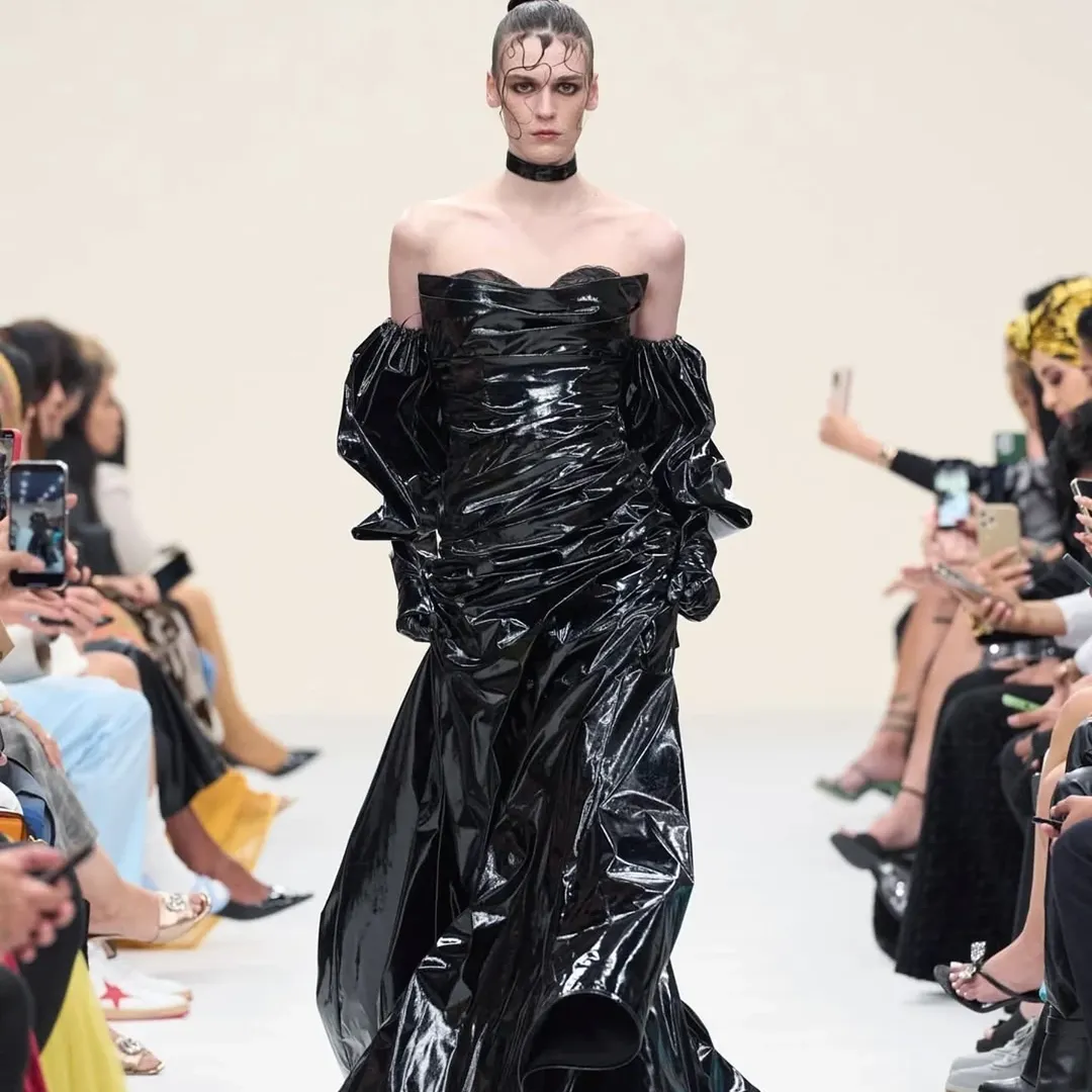 We are mesmerized by yesterday’s @zeenazaki fashion show in Dubai! Bravo! —every detail was pure perfection!
