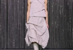 @alainpaul Spring/Summer 2025 collection at Paris Fashion Week masterfully blends ballet-inspired elegance with contemporary fashion, showcasing fluid silhouettes and innovative designs that capture the essence of movement.