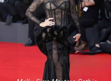 A Darkly Romantic Red Carpet Moment