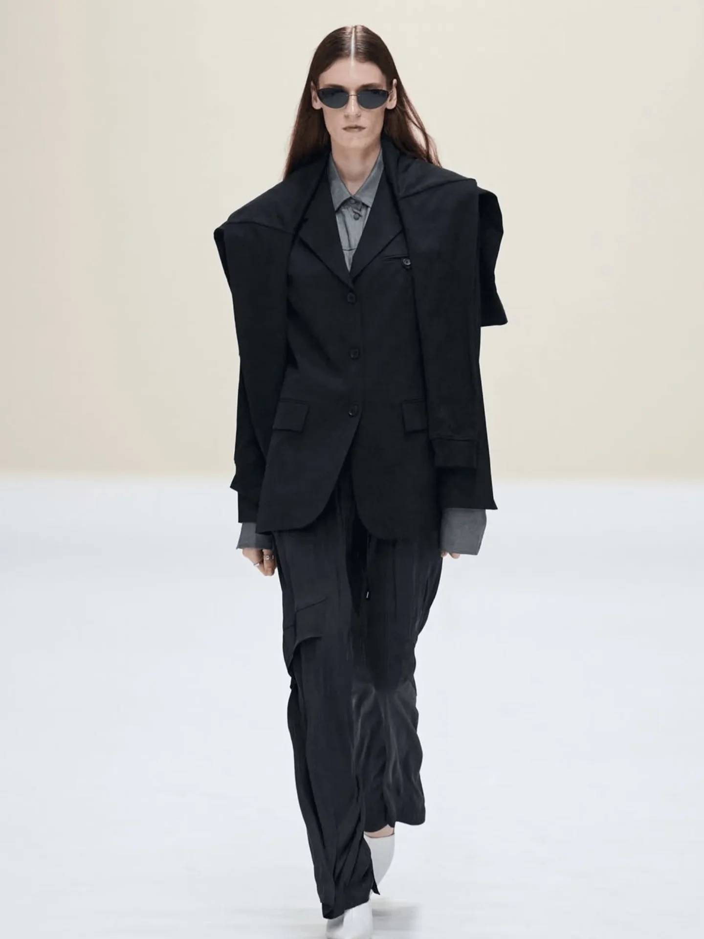 Day 1 of Dubai Fashion Week was nothing short of spectacular! An unforgettable start to a week of style.