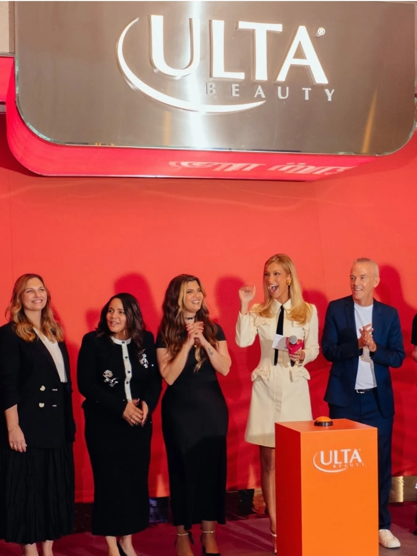 bellahadid graces the grand opening of ultabeautymiddleeast in Kuwait — serving beauty, confidence, and star power all in one moment 