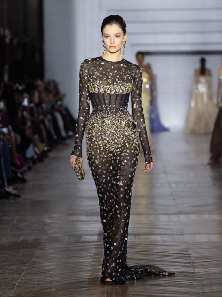 THE MOMENT THAT DEFINES BEAUTY