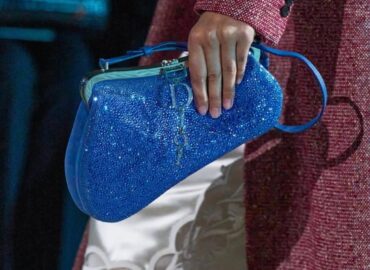 The details. The drama. The Dior magic. Jonathan Anderson’s Cruise 2027 collection had us zooming in on every look — because obsession is officially justified. 