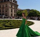 Pierpaolo Piccioli’s highly anticipated haute couture debut for Balenciaga redefines the House’s codes through a softer, more human lens. Monumental volumes meet unexpected lightness, creating sculptural silhouettes that move effortlessly with the body rather than overpower it.