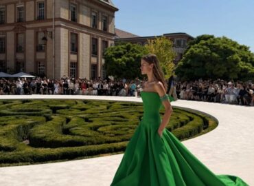 Pierpaolo Piccioli’s highly anticipated haute couture debut for Balenciaga redefines the House’s codes through a softer, more human lens. Monumental volumes meet unexpected lightness, creating sculptural silhouettes that move effortlessly with the body rather than overpower it.
